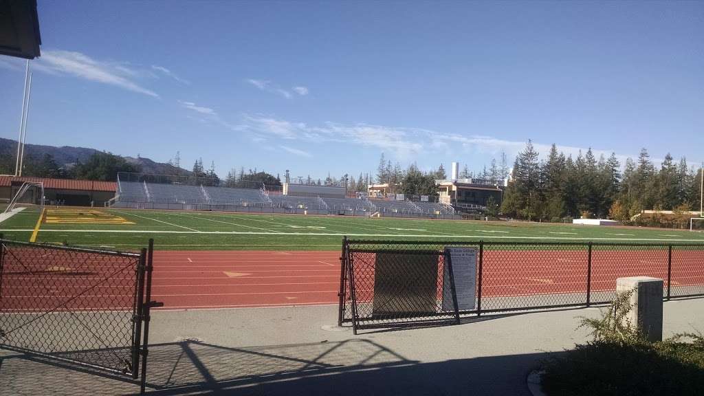 De Anza College Stadium & Track | 21250 Stevens Creek Blvd, Cupertino, CA 95014, USA | Phone: (408) 864-8826