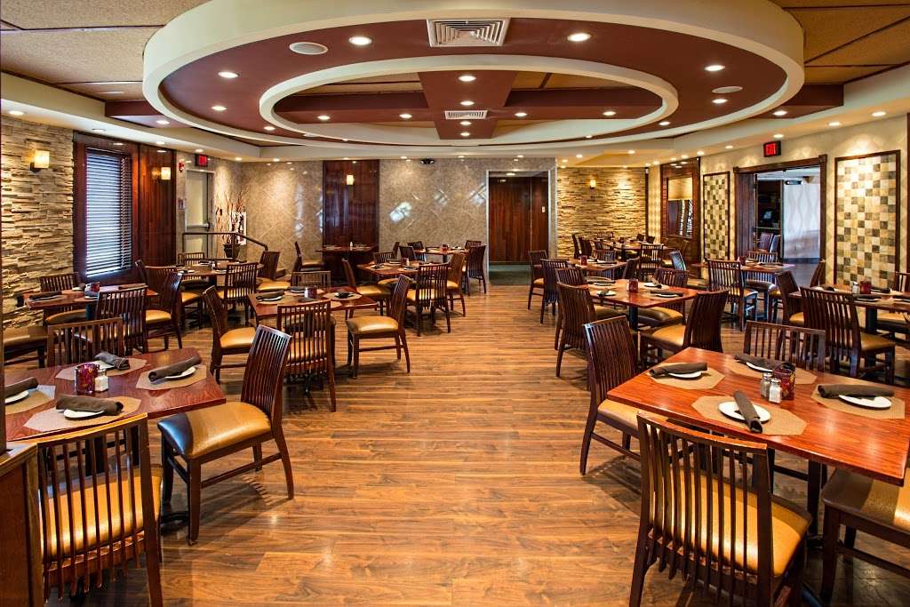 Stoney Brook Grille | 1285 us state route 28, Branchburg, NJ 08876, USA | Phone: (908) 725-0011