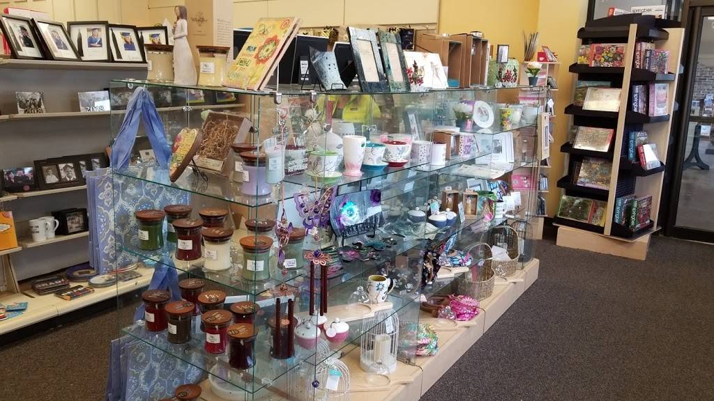 Annas Hallmark Shop | 1073 Highway 96 W The Village Shopping Center, Shoreview, MN 55126 | Phone: (651) 482-1284