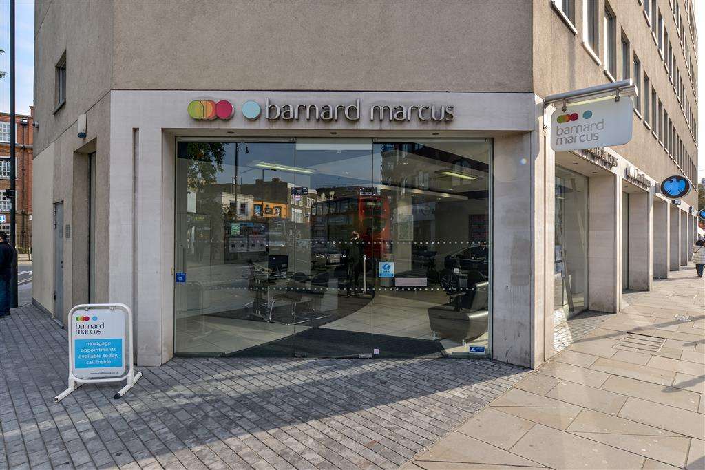 Barnard Marcus Estate Agents in Fulham | 20 Fulham Broadway, Fulham, London SW6 1AH, UK | Phone: 020 7610 3434