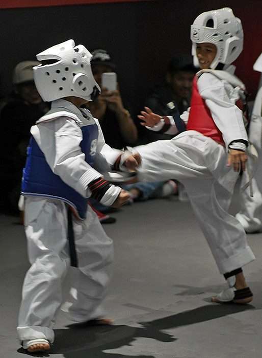 Yans Muay Thai and Taekwondo | 92 Middlesex Rd, Tyngsborough, MA 01879, USA | Phone: (978) 455-3689