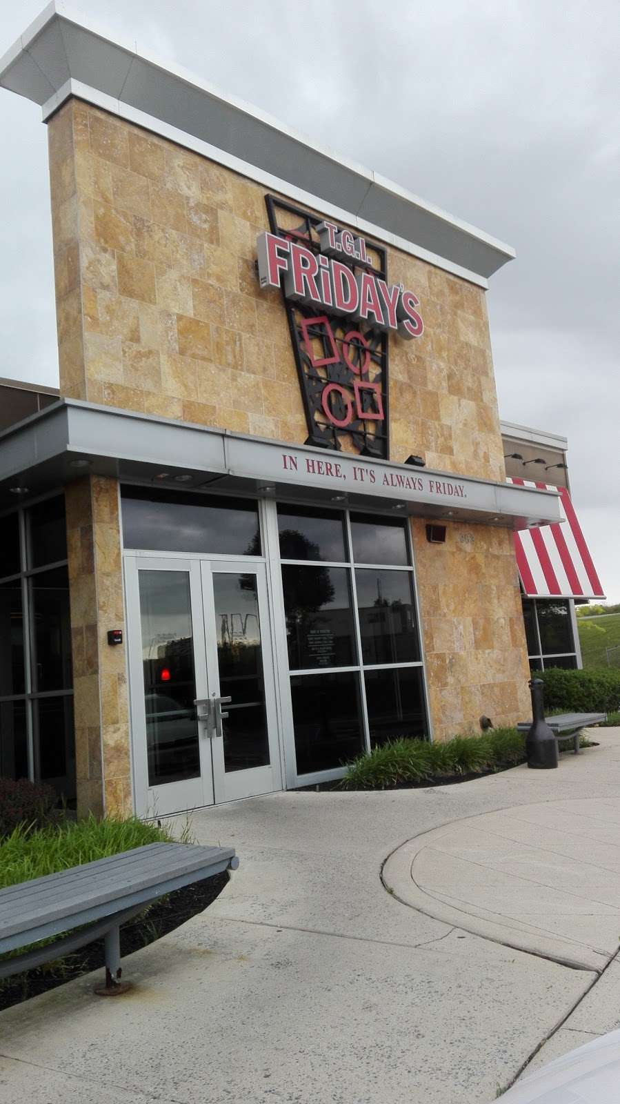 TGI Fridays | 983 Norland Ave, Chambersburg, PA 17201, USA | Phone: (717) 262-1062