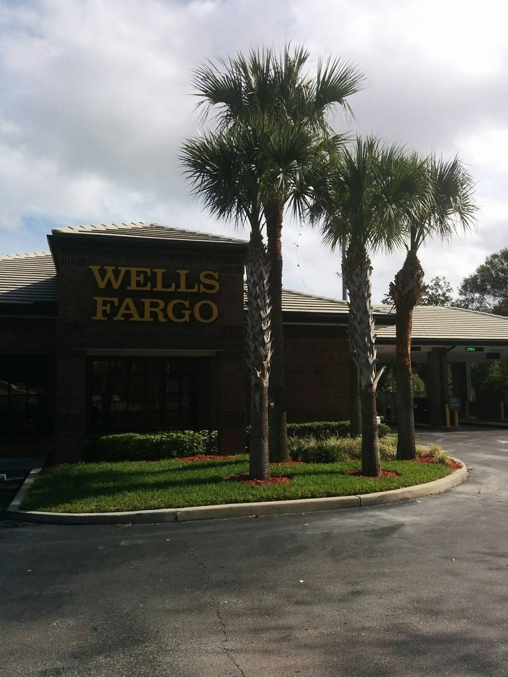 Wells Fargo Bank | 6298 W Waters Ave, Tampa, FL 33634, USA | Phone: (813) 952-1300