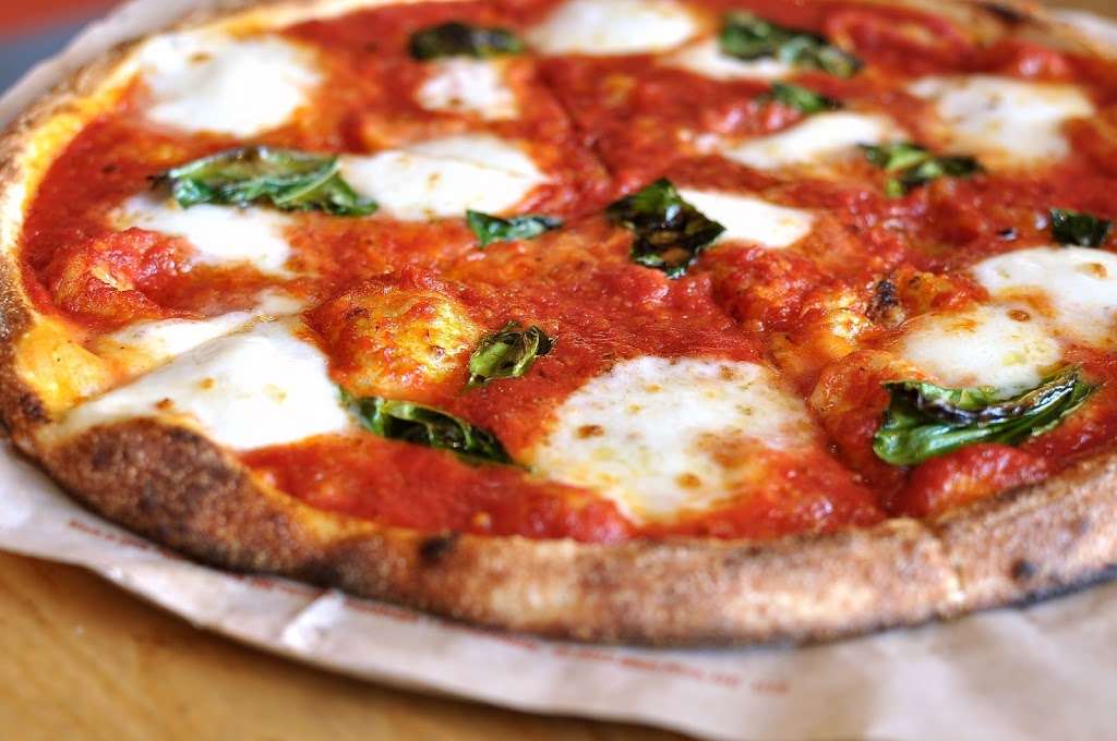 Four Sisters Gourmet Pizza | 2012, 69, W Somerset St, Raritan, NJ 08869, USA | Phone: (908) 575-0113