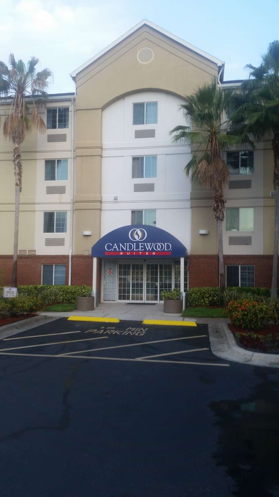 Candlewood Suites Lake Mary | 1130 Greenwood Blvd, Lake Mary, FL 32746, USA | Phone: (407) 585-3000