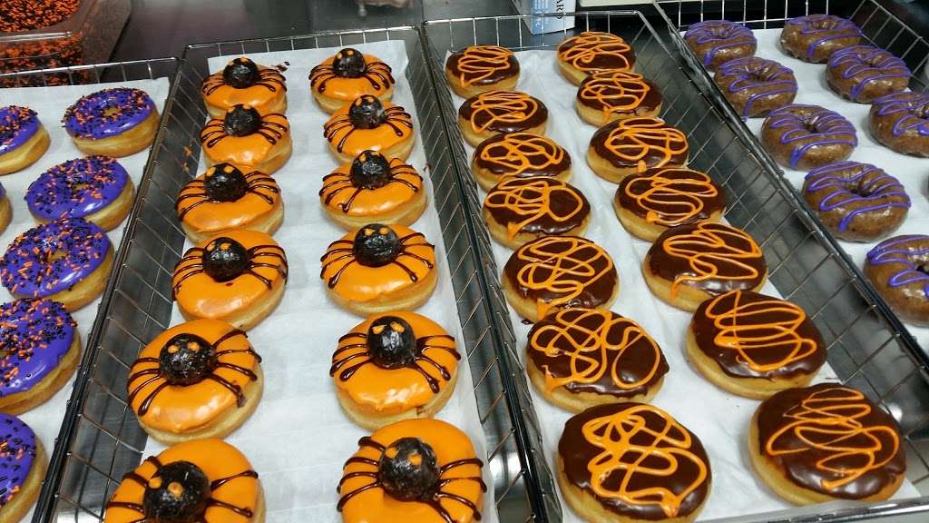 Dunkin Donuts | 2280 Hunters Woods Plaza, Reston, VA 20191 | Phone: (703) 860-9252