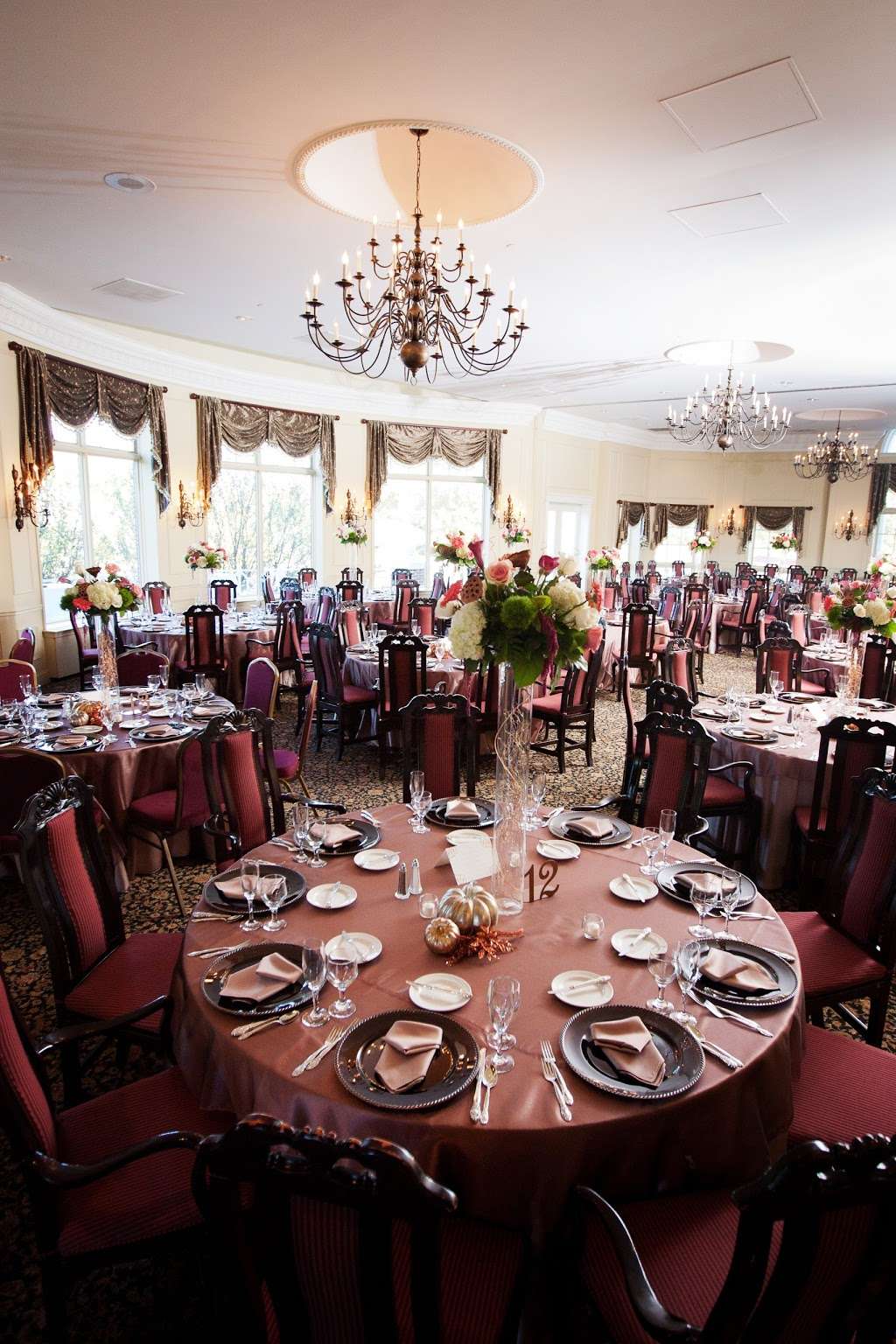 Royal Fox Country Club | 4405 Royal and Ancient Dr, St. Charles, IL 60174, USA | Phone: (630) 584-4000