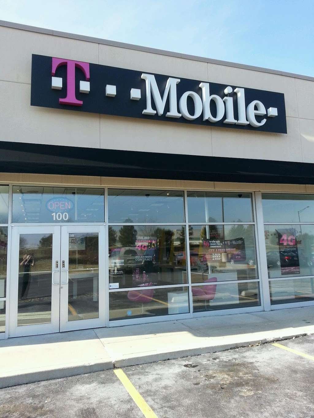 T-Mobile | 1460 Orchard Rd Ste 100, Aurora, IL 60506, USA | Phone: (630) 907-4523