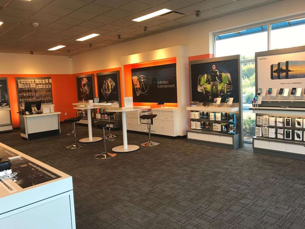 AT&T Store | 2003 Orchard Rd, Montgomery, IL 60538, USA | Phone: (331) 481-8145