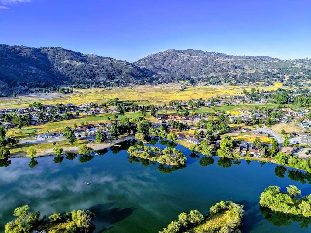 Four Island Lake | 29641 Pinedale Dr, Tehachapi, CA 93561, USA