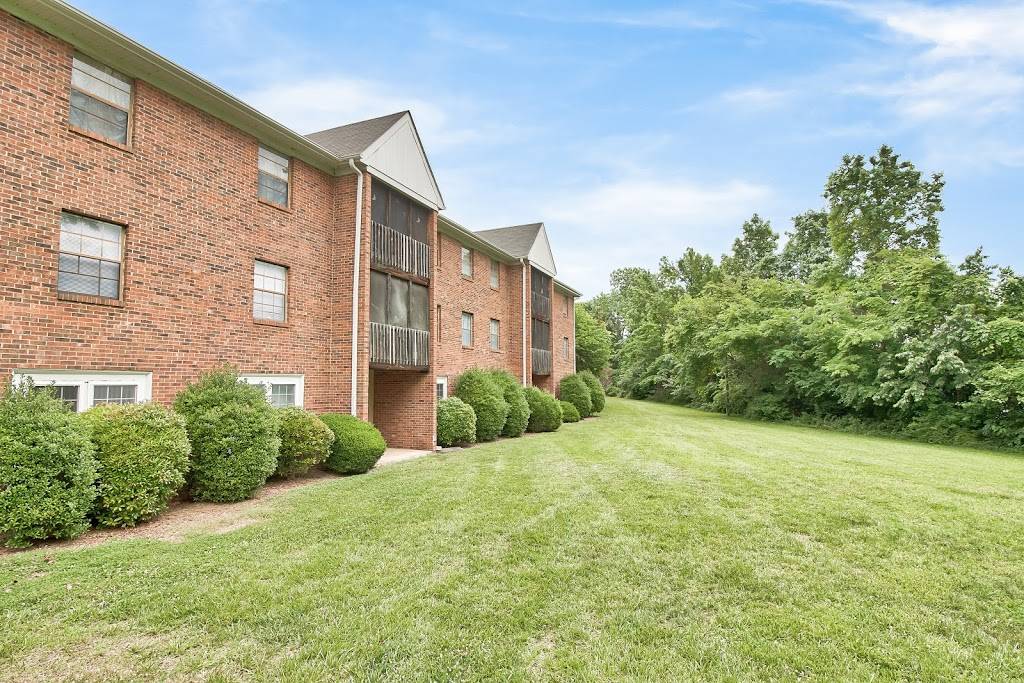 The Forest Apartments | 402 E Montcastle Dr # H, Greensboro, NC 27406, USA | Phone: (336) 275-5551