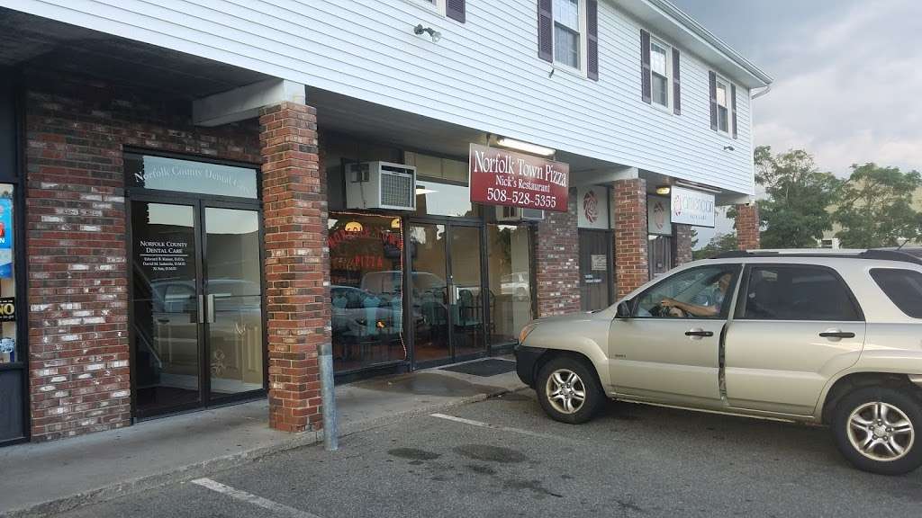 Norfolk Town Pizza | 158 Main St, Norfolk, MA 02056, USA | Phone: (508) 528-5355