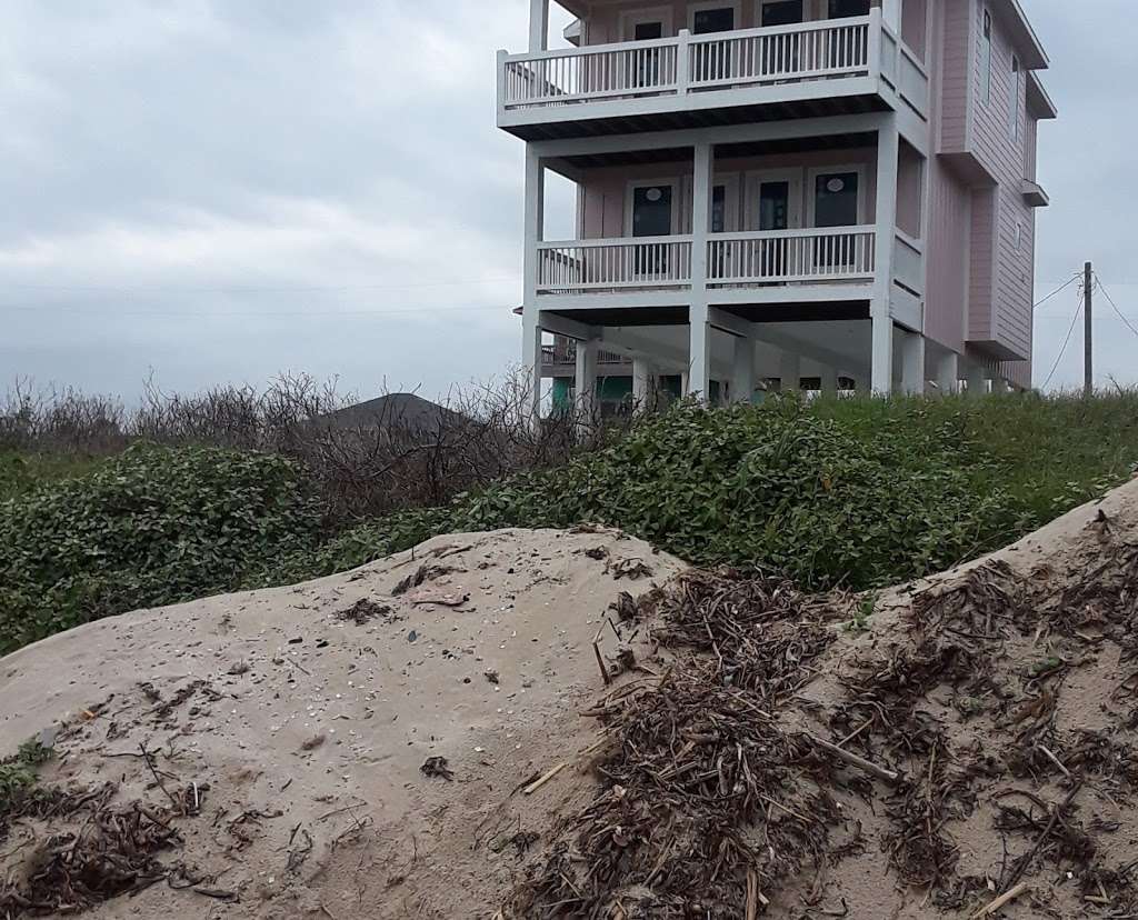 1 Amazing View | 1130 Blue Water Dr, Crystal Beach, TX 77650, USA | Phone: (409) 658-4848