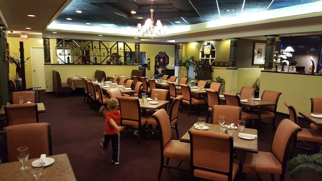 Thai House Restaurant | 9938 Holmes Rd, Kansas City, MO 64131 | Phone: (816) 943-1388