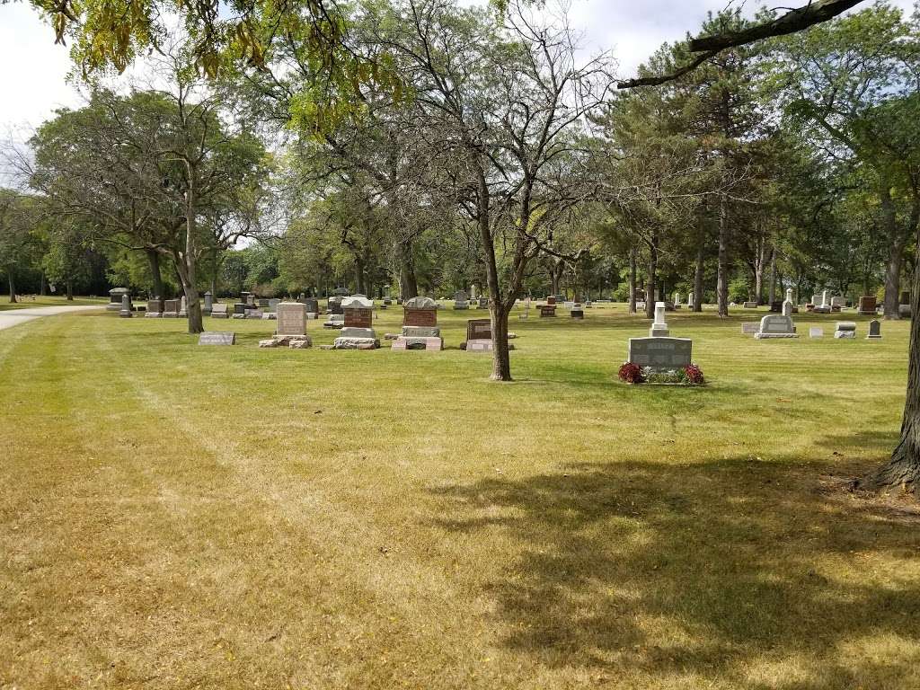 Elm Lawn Pet Cemetery & Pet Crematorium | 401 E Lake St, Elmhurst, IL 60126, USA | Phone: (630) 833-9696