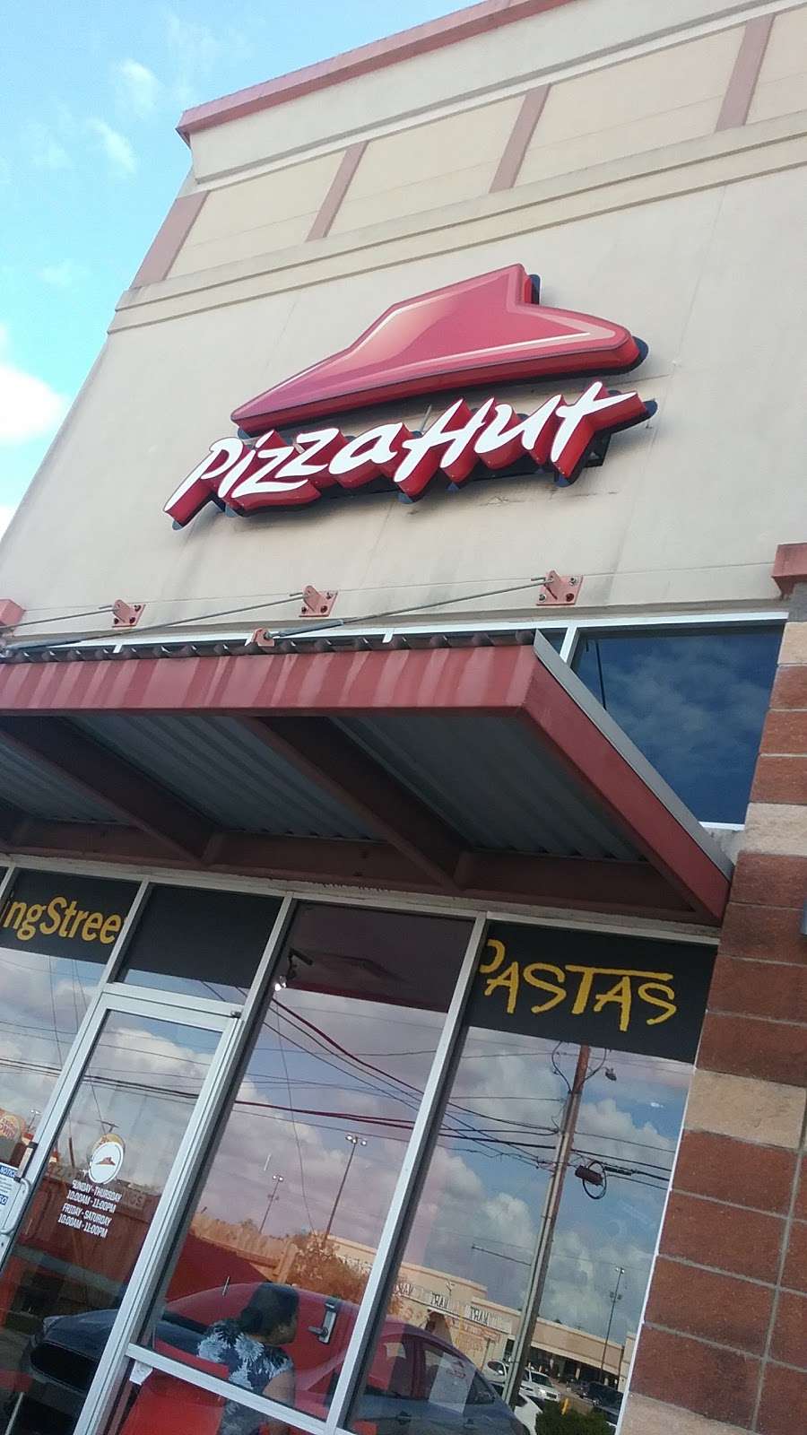 Pizza Hut | 415 W W Little York Rd A1, Houston, TX 77076, USA | Phone: (713) 692-1022