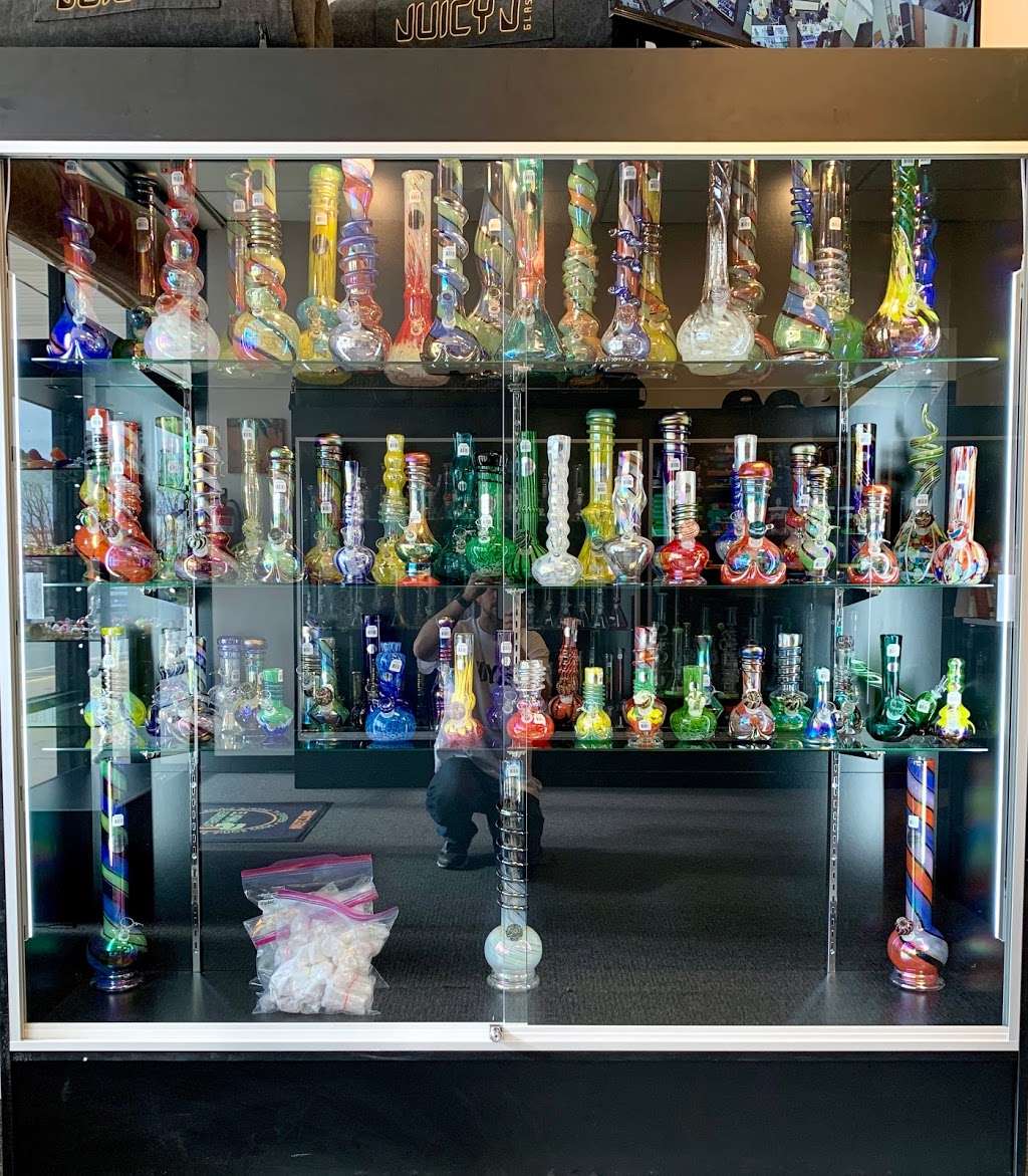 Simple Pleasures Smoke Shop | 875 Lincoln Way W Suite 123, Chambersburg, PA 17202, USA | Phone: (717) 504-8621