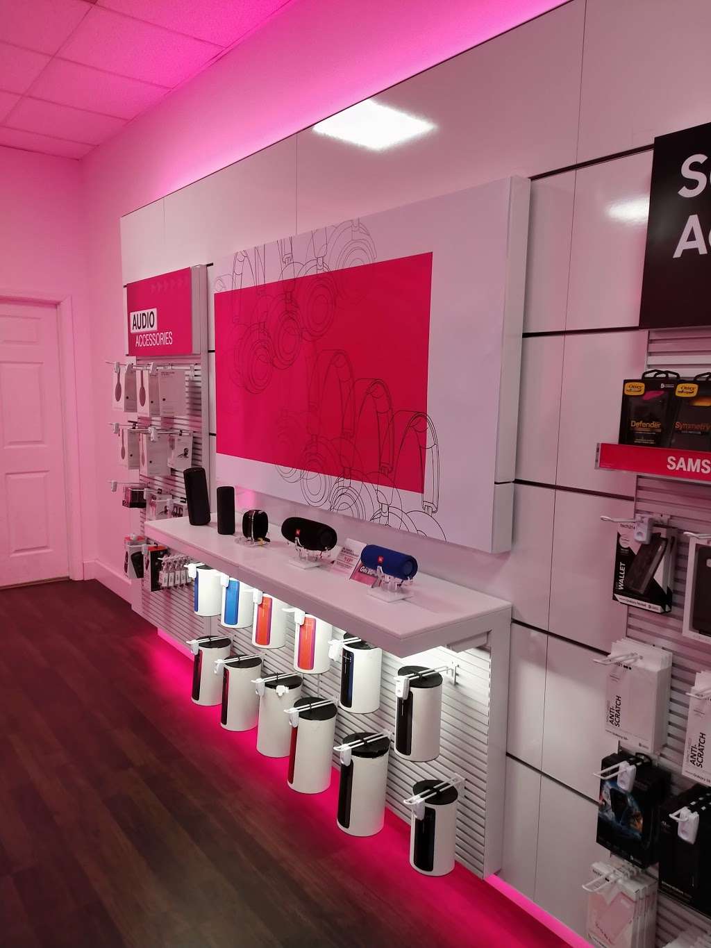 T-Mobile | 914 IL-59, Bartlett, IL 60103, USA | Phone: (630) 823-8062