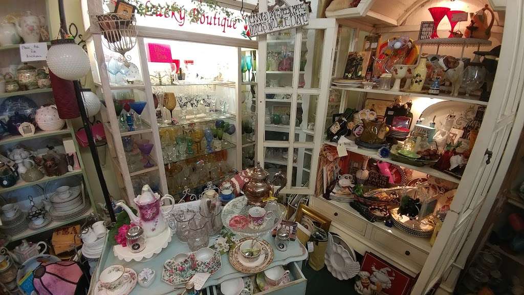 Lomita Country Antiques | 24832 Narbonne Ave, Lomita, CA 90717 | Phone: (310) 326-3192