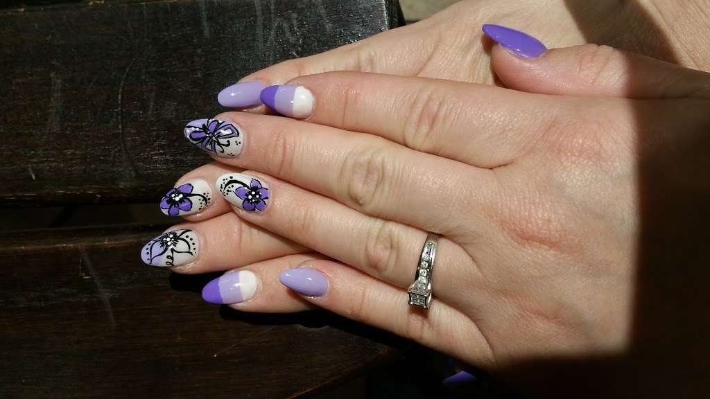 Lucky Nails and Spa | 130 SE Plaza Rd, Winter Haven, FL 33880, USA | Phone: (863) 291-0900