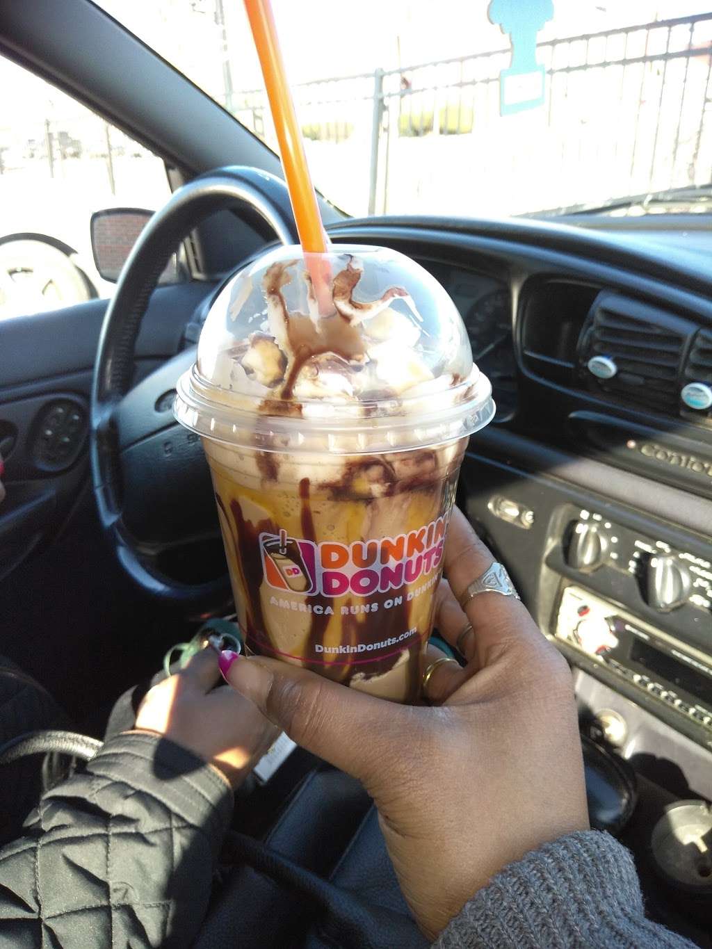 Dunkin Donuts | 350 E 103rd St, Chicago, IL 60628, USA | Phone: (773) 468-1407