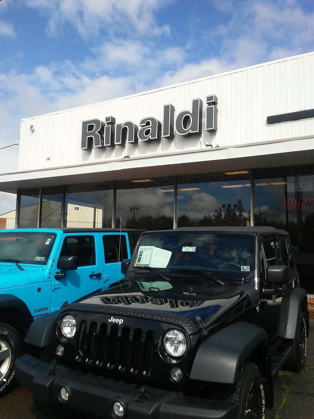 Rinaldi Chrysler Dodge Trucks & Jeep Inc | 650 Gold Star Hwy, Shenandoah, PA 17976, USA | Phone: (570) 462-2713