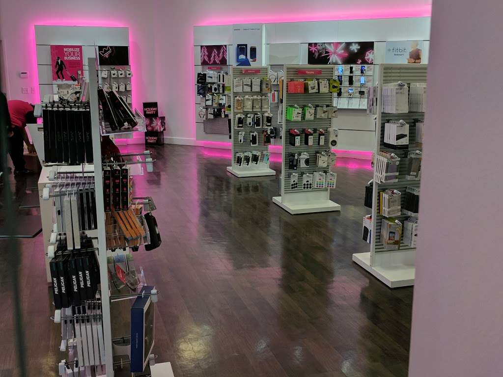 T-Mobile | 447 Great Mall Dr Ste 420, Milpitas, CA 95035, USA | Phone: (408) 719-8741