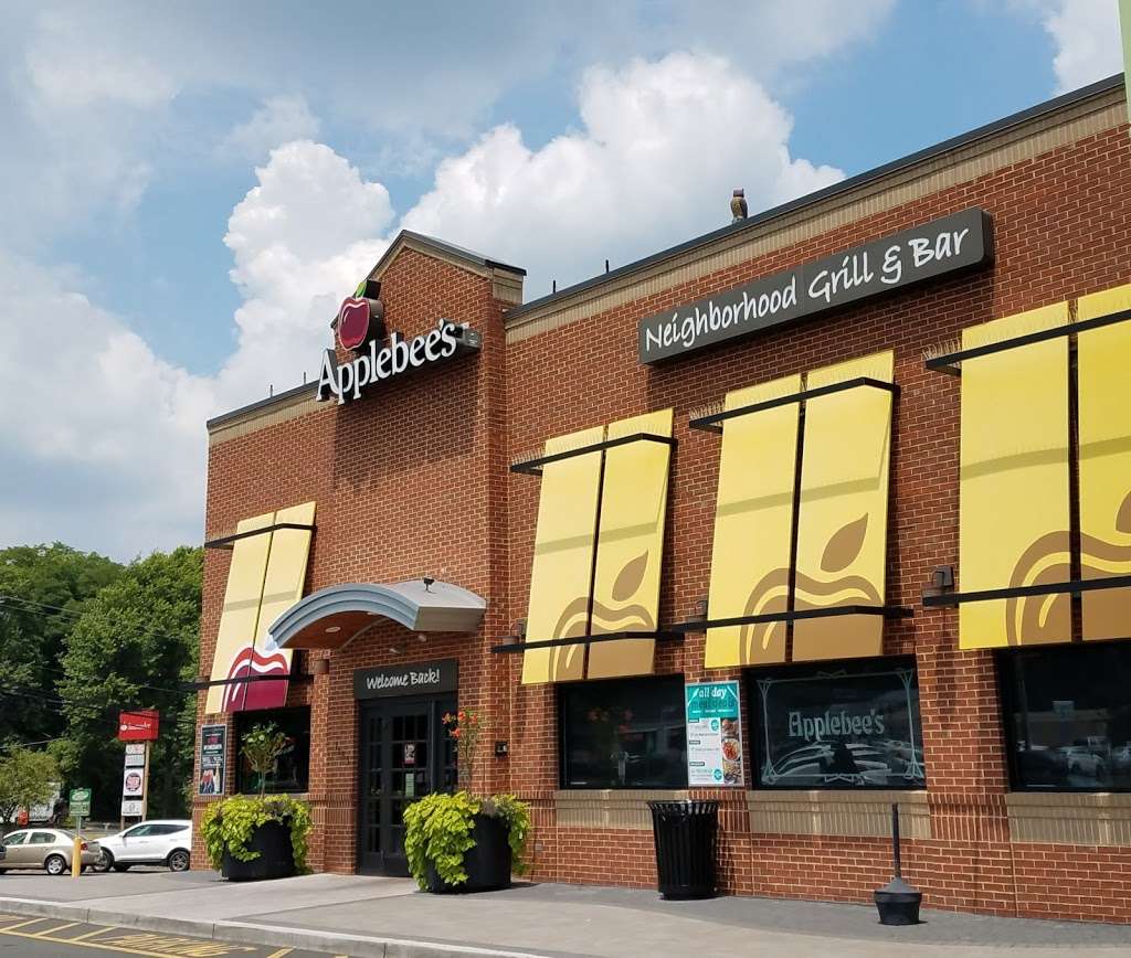 Applebees Grill + Bar | 1183 NJ-35, Middletown, NJ 07748 | Phone: (732) 957-9400