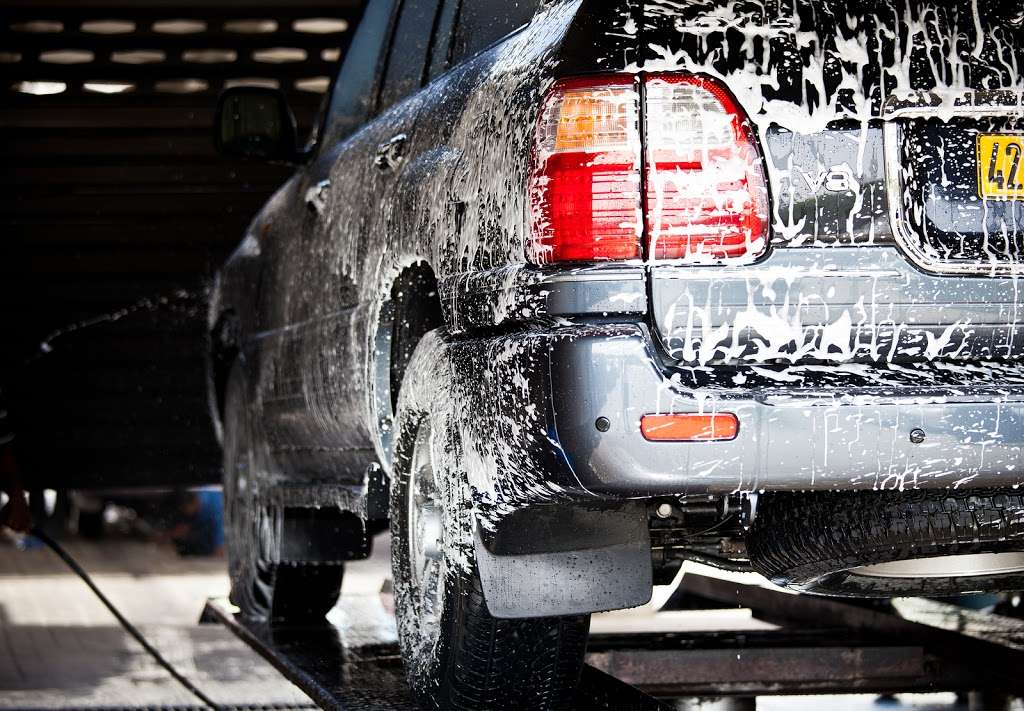 Snappy Car Wash | 2800 W Lawrence Ave, Chicago, IL 60625, USA | Phone: (773) 878-6727