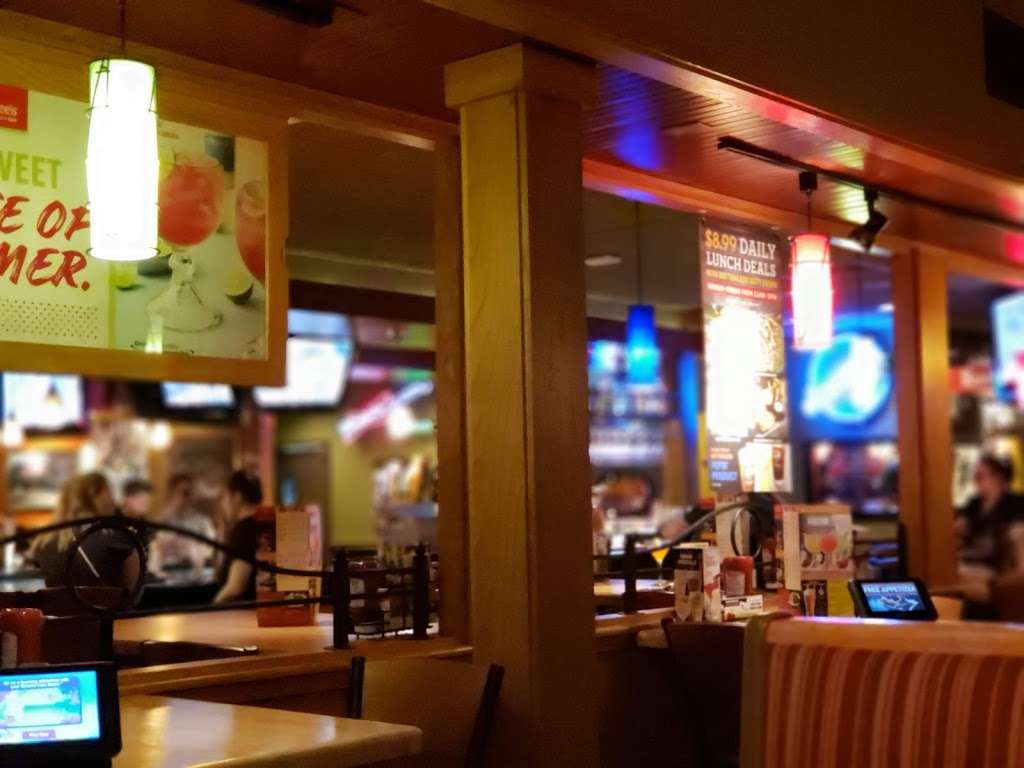 Applebees Grill + Bar | 1855 Diamond Hill Rd, Diamond Hill Plaza, Woonsocket, RI 02895 | Phone: (401) 767-1010