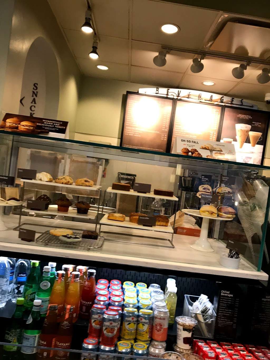 Starbucks | 900 Newport Center Dr, Newport Beach, CA 92660 | Phone: (949) 640-4000