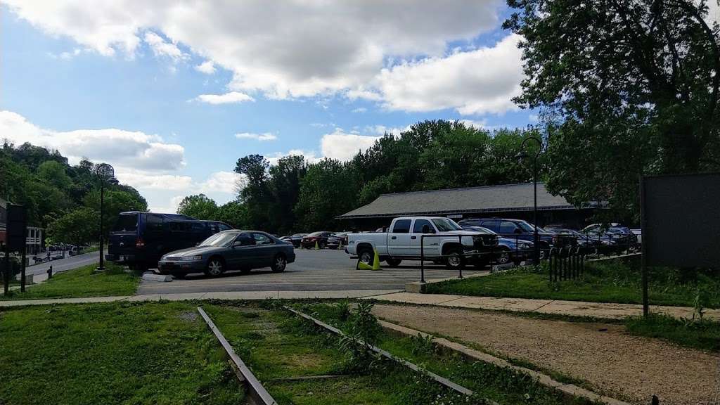 Station Parking Lot | Harpers Ferry, WV 25425