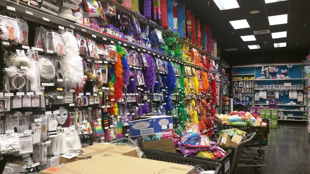 Party City | 11460 Pines Blvd, Pembroke Pines, FL 33026, USA | Phone: (954) 450-0164