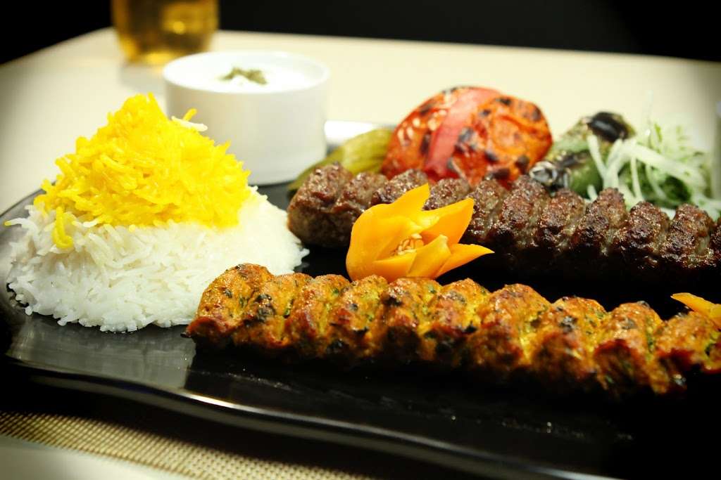 zizzi lounge | 6099 Sunset Blvd, Los Angeles, CA 90028, USA | Phone: (818) 539-4994
