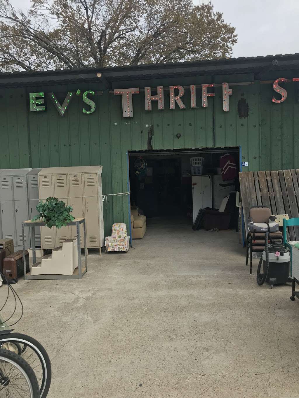 EVs Thrift Store | 4307 Willow St #110, Dallas, TX 75226 | Phone: (214) 707-0078