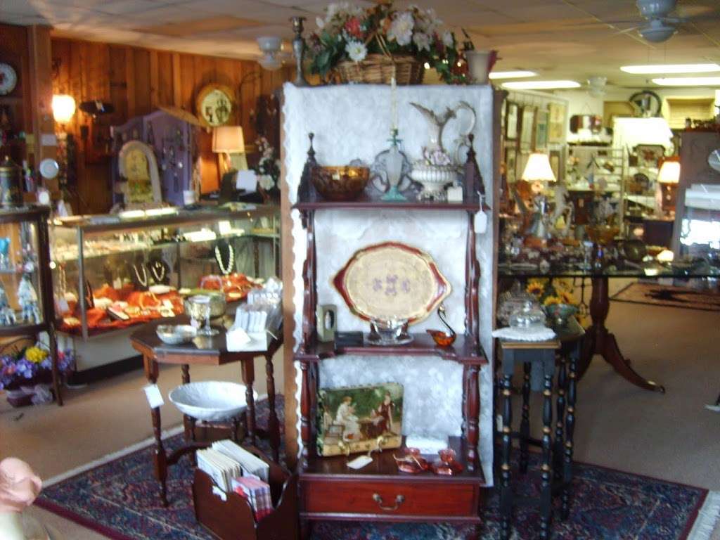 Rose Royce Antiques | 5717 2nd St, Katy, TX 77493, USA | Phone: (713) 446-0412