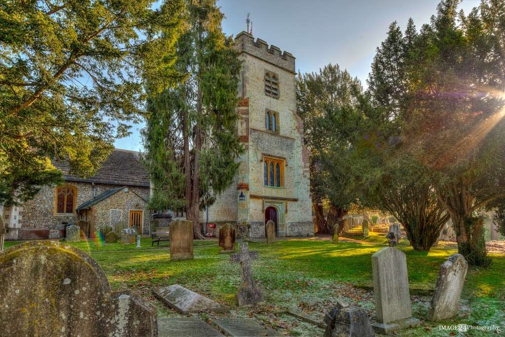 St Giles Church, Ashtead | St Giles Dr, Ashtead KT21 1EN, UK | Phone: 01372 813332