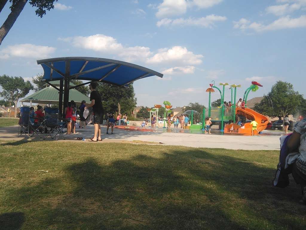 Oak Hills Splash Park | 1225 Royal Palm Ln, Carrollton, TX 75007 | Phone: (972) 466-3080