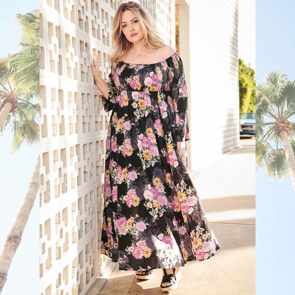 Torrid | 5512 New Fashion Way, Spc 105, Charlotte, NC 28278, USA | Phone: (704) 587-9700