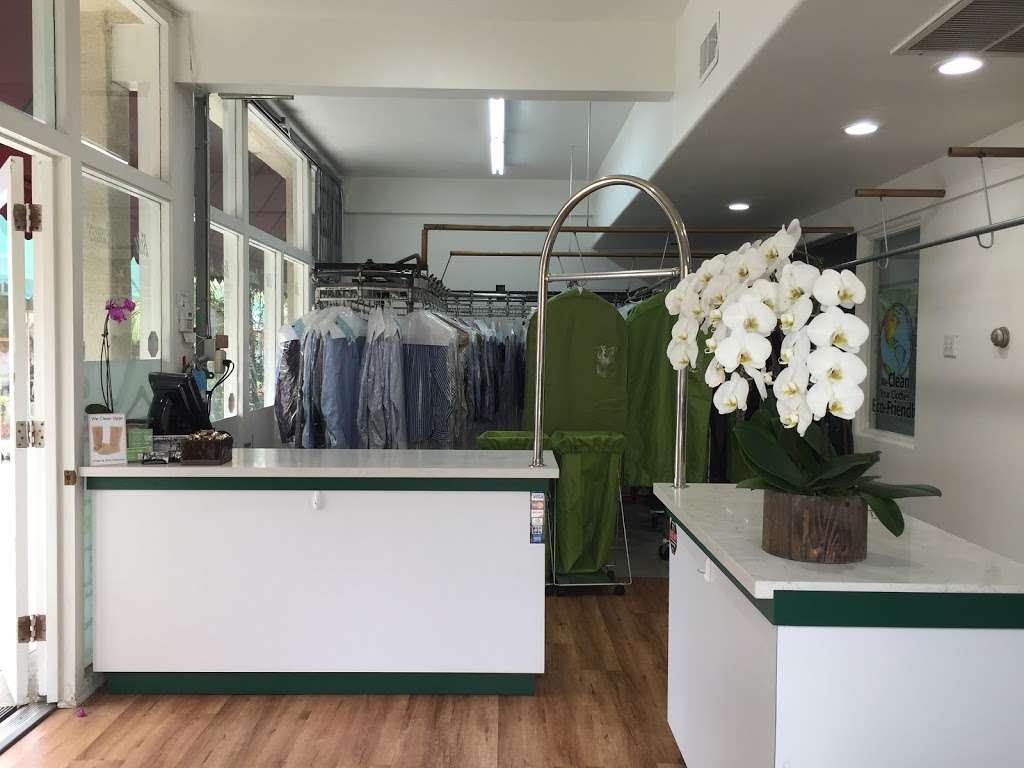 Brite Cleaners | 101 Barrington Walk, Los Angeles, CA 90049, USA | Phone: (310) 476-4692