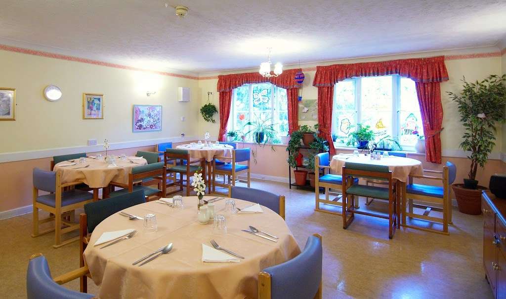 Amberley Lodge Care Home | 86 Downlands Rd, Purley CR8 4JF, UK | Phone: 0333 434 3001