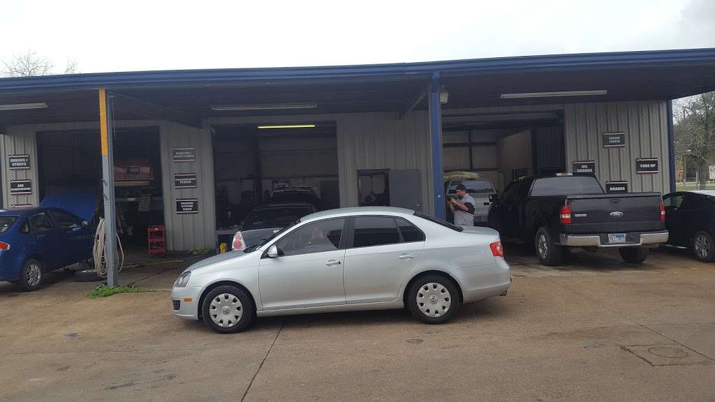 M&R Automotive Services | 224 1/2 N Main St, Highlands, TX 77562, USA | Phone: (281) 502-3100