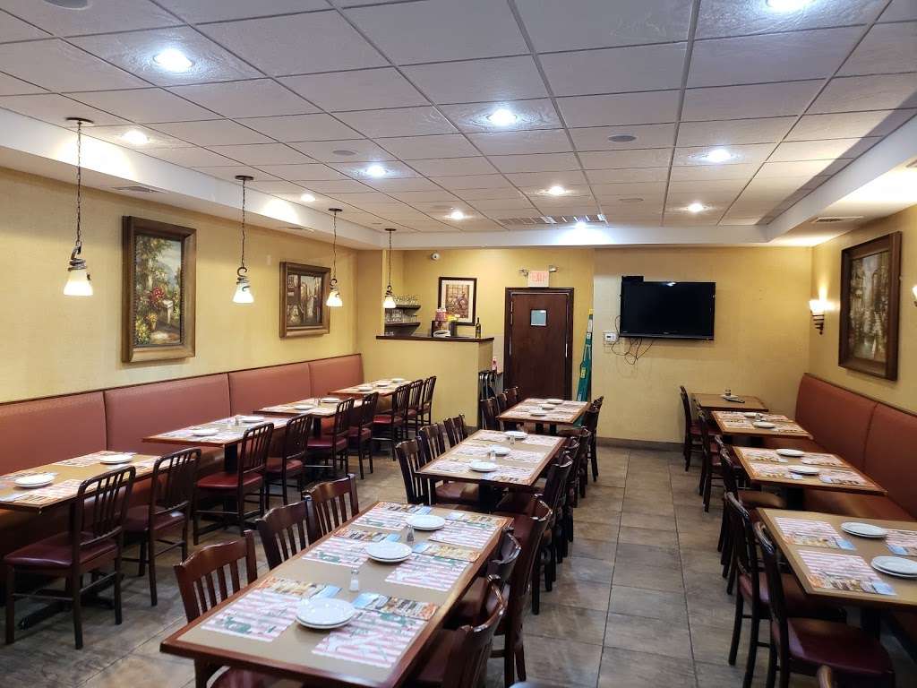 Giovannis Pizza | 3753, 205 E Collins Rd, Galloway, NJ 08205 | Phone: (609) 748-0444