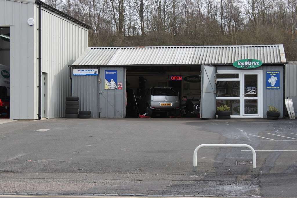 Topmarks Tyres | 75 Brighton Rd, Hooley, Coulsdon CR5 3EG, UK | Phone: 01737 557122