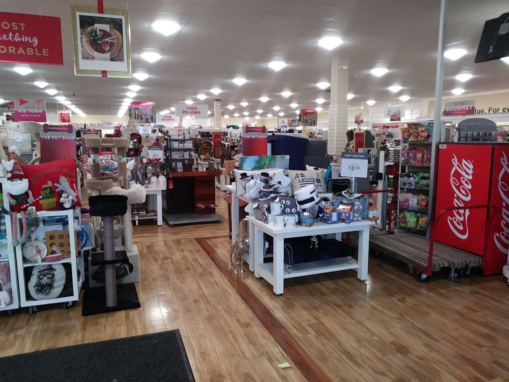 Marshalls & HomeGoods | 153 University Ave, Westwood, MA 02090, USA | Phone: (781) 326-6057