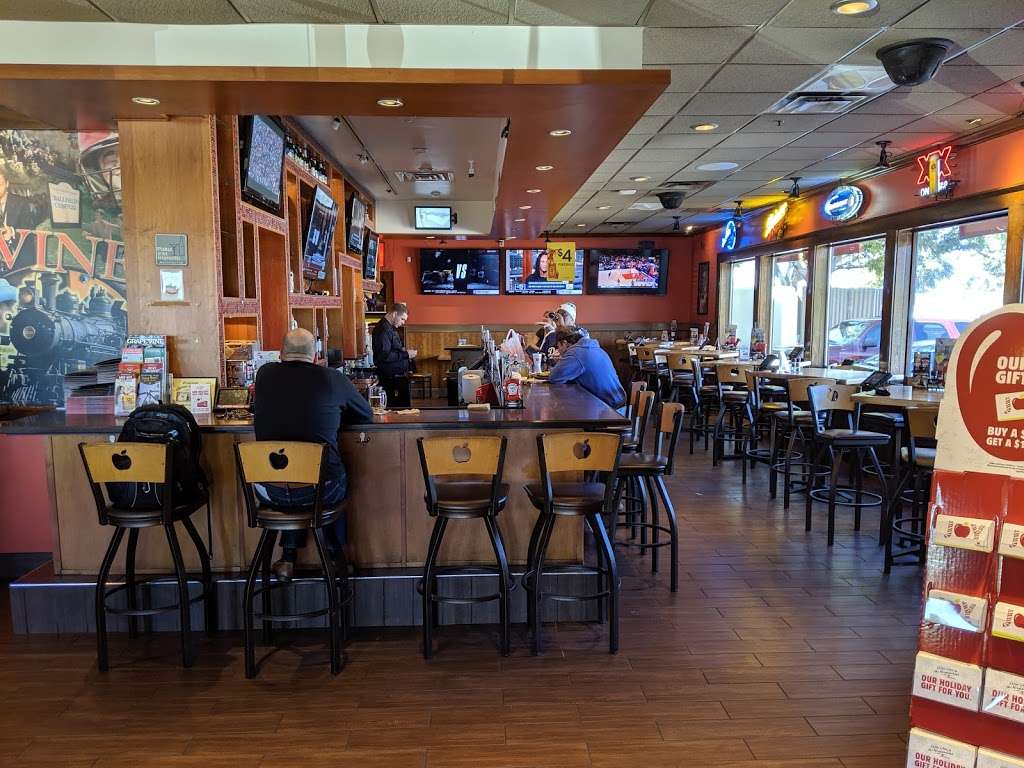 Applebees Grill + Bar | 2251 E Grapevine Mills Cir, Grapevine, TX 76051, USA | Phone: (214) 253-0830