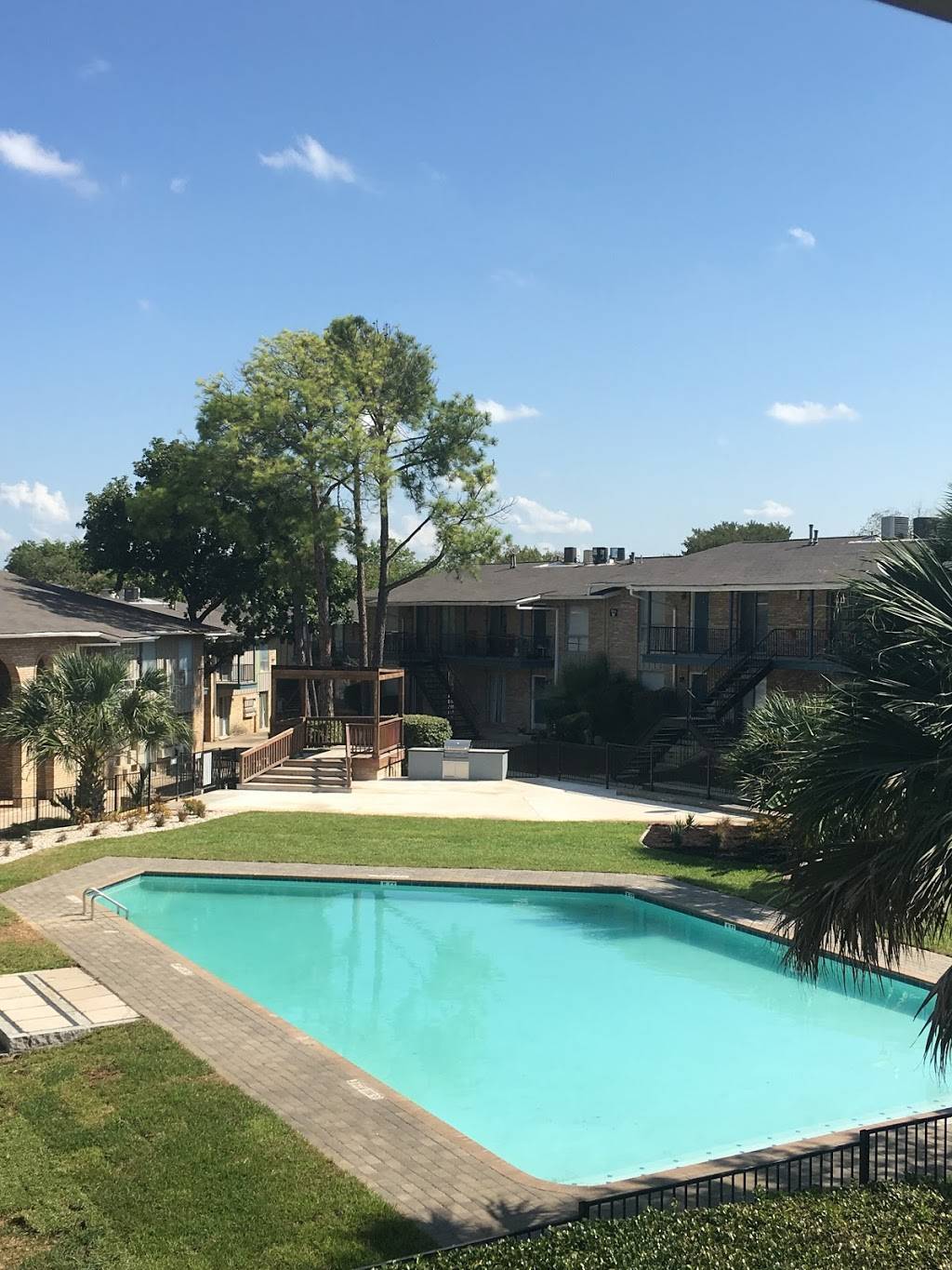 The Sofia Apartments | 6900 N Vandiver Rd, San Antonio, TX 78209, USA | Phone: (210) 824-0133