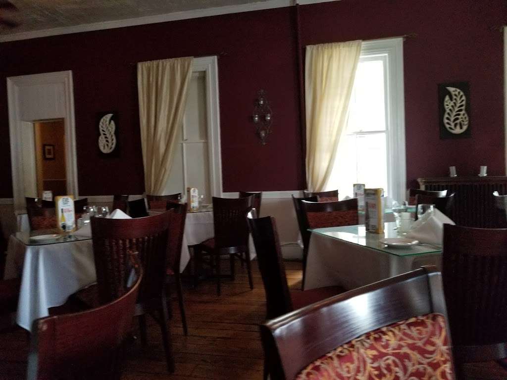 The National Hotel Restaurant | 31 Race St, Frenchtown, NJ 08825, USA | Phone: (908) 996-3200