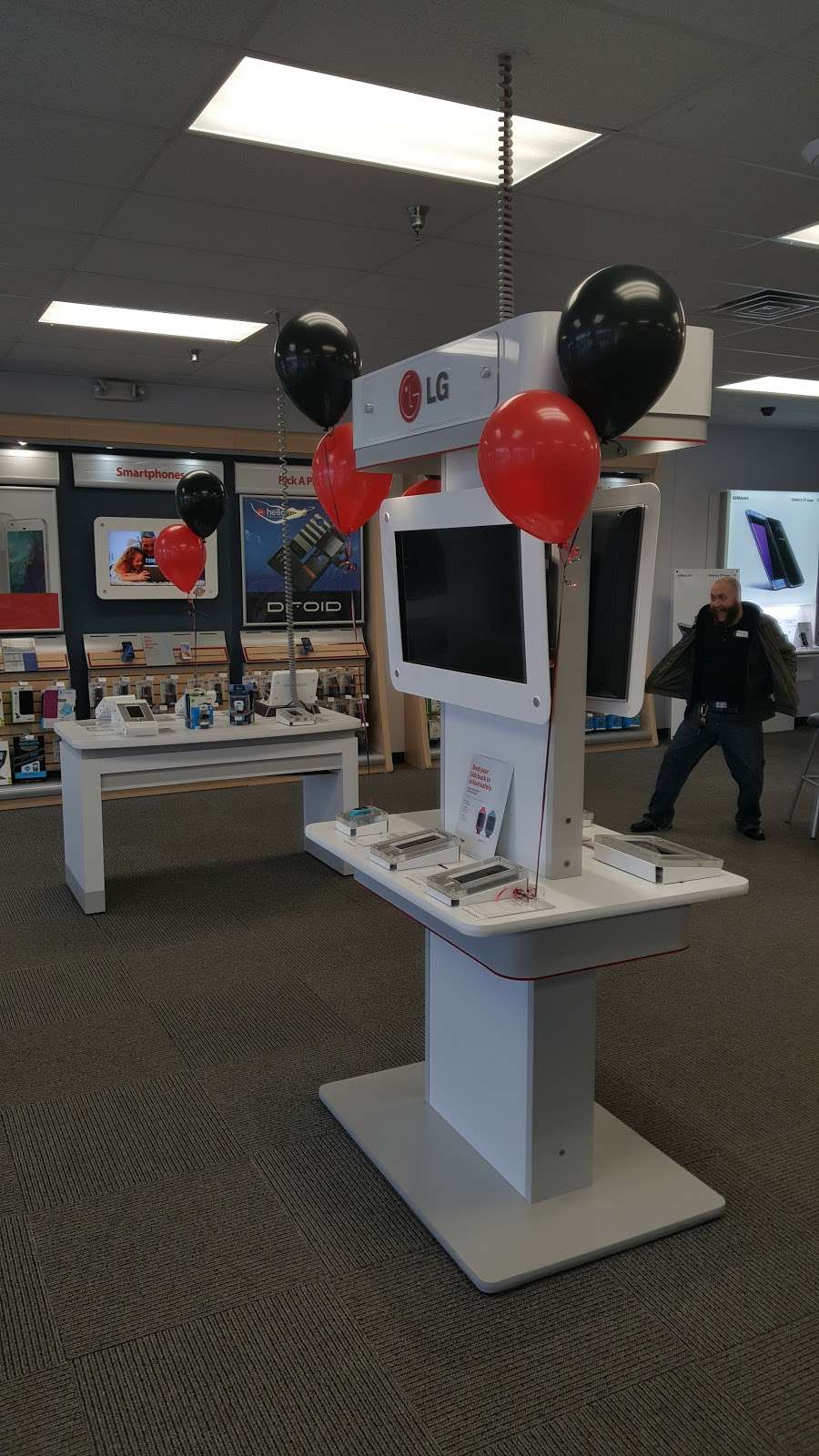 Verizon Authorized Retailer – GoWireless | 1016 Lititz Pike, Lititz, PA 17543, USA | Phone: (717) 625-0002