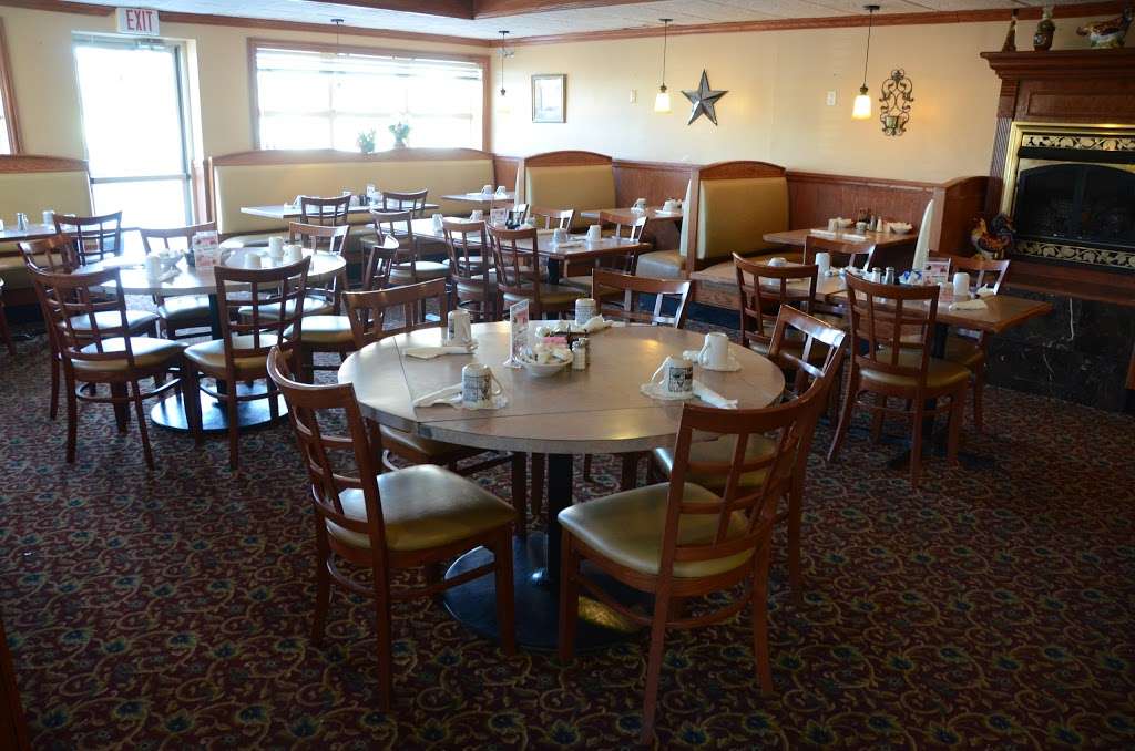 Star 34 Family Restaurant | 336 W Church St, Sandwich, IL 60548, USA | Phone: (815) 786-9898